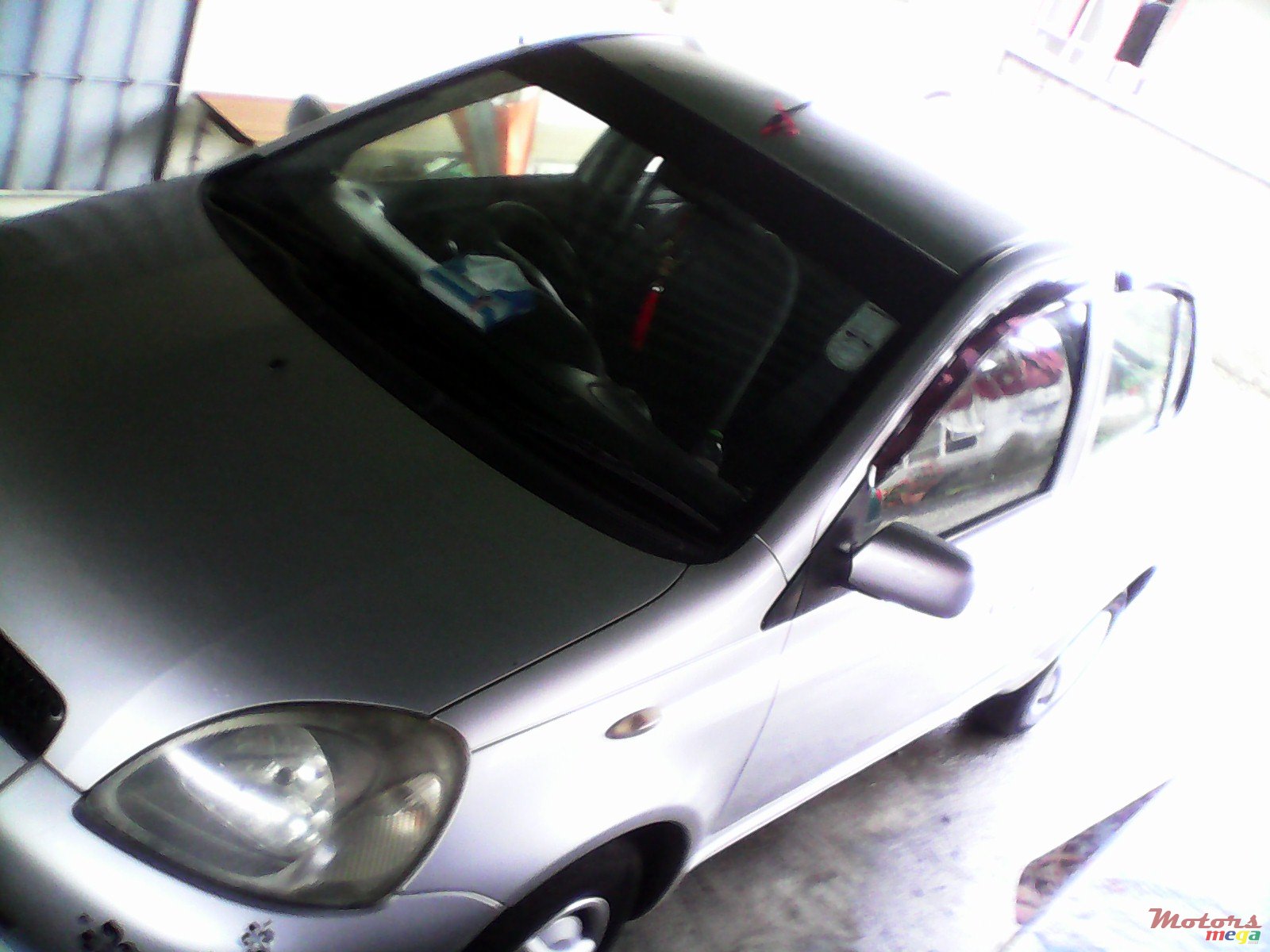 2000' Toyota Vitz photo #1