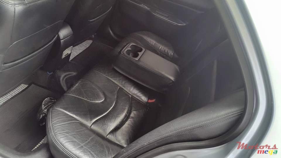 2004' Mitsubishi photo #6