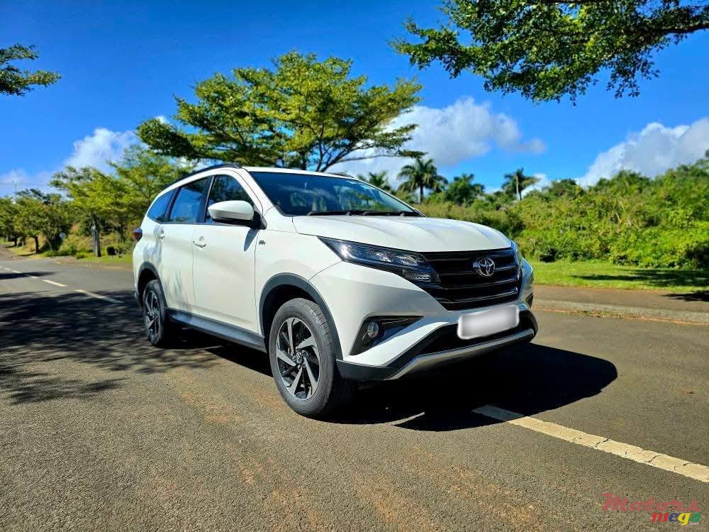 2019' Toyota Rush photo #1