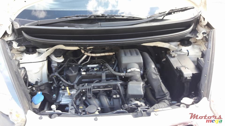 2013' Kia Picanto photo #5