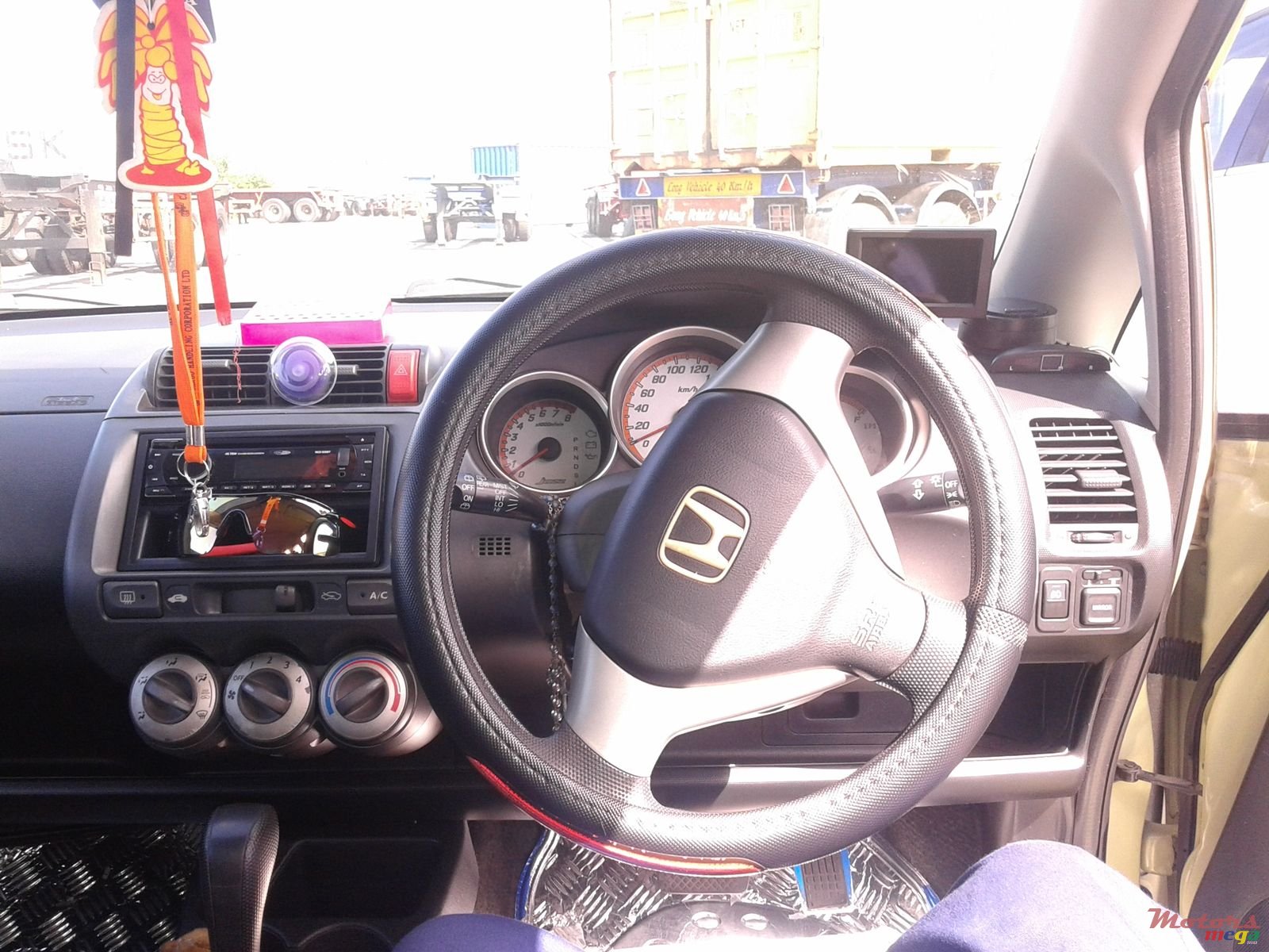 2005' Honda Jazz photo #1