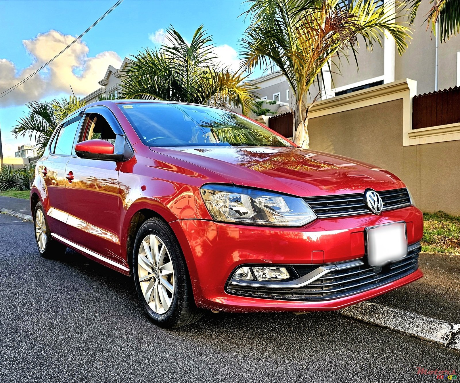 2014' Volkswagen Polo 1.2 TSI AUTOMATIC photo #2