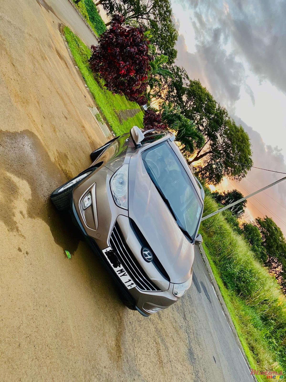 2011' Hyundai ix35 photo #5