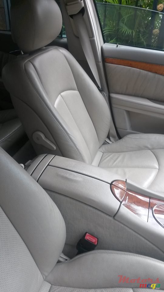 2007' Mercedes-Benz 320 photo #4