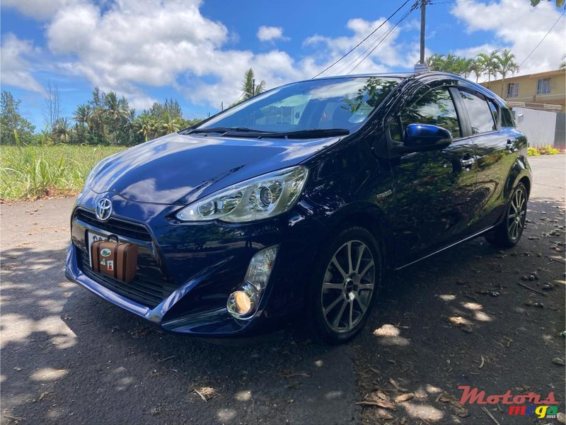 2017' Toyota Aqua photo #1