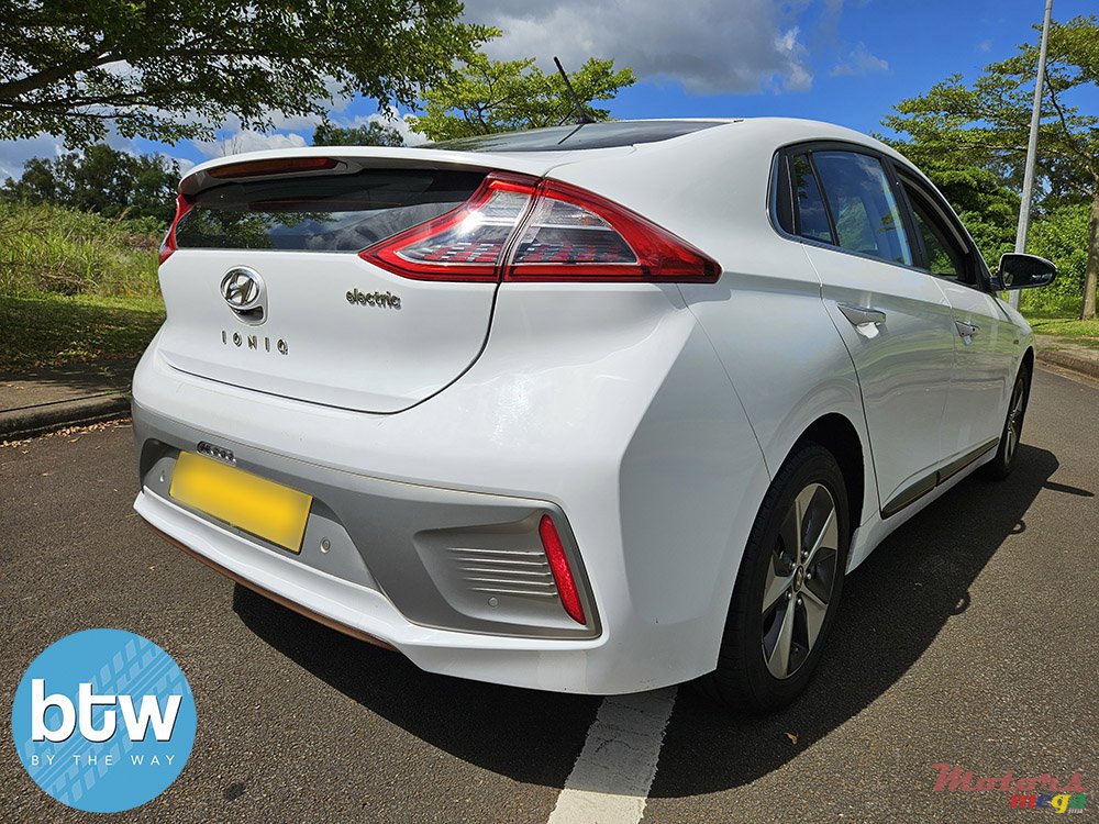 2018' Hyundai Ioniq EV - 88kw photo #4