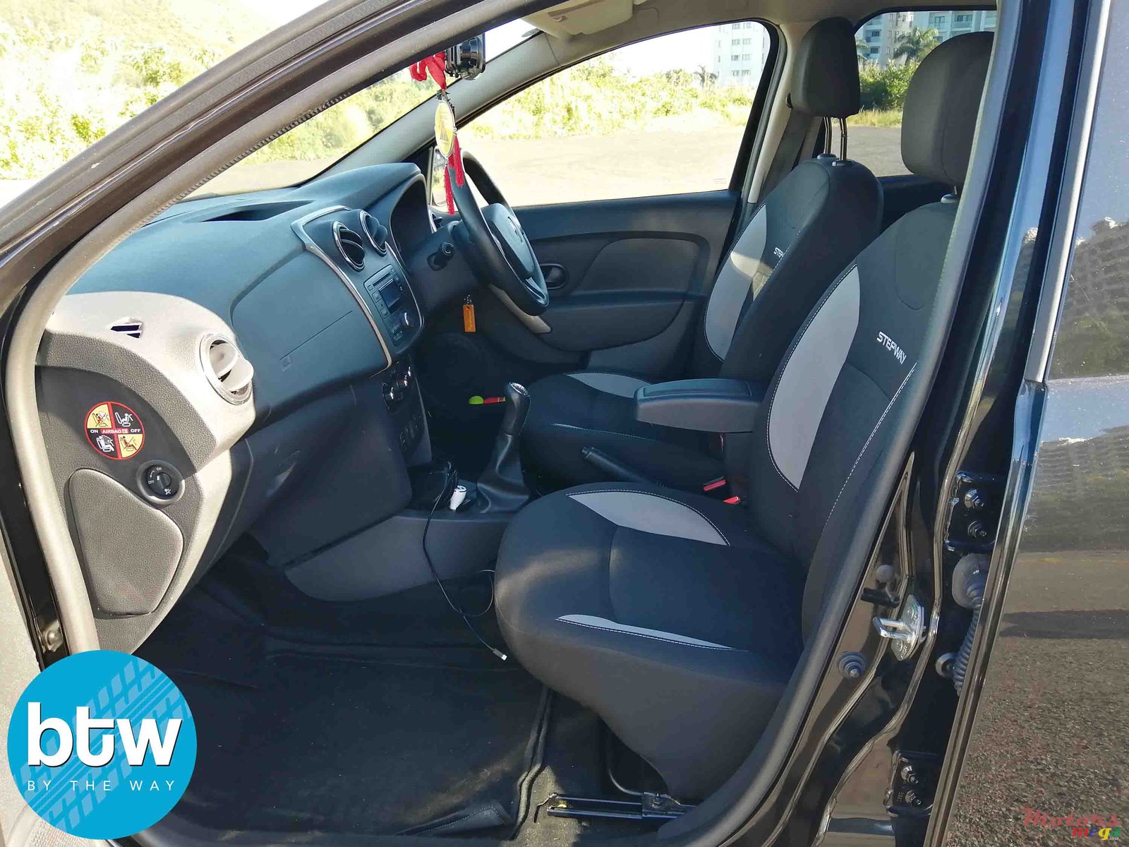 2016' Renault Sandero 900cc Turbo photo #3