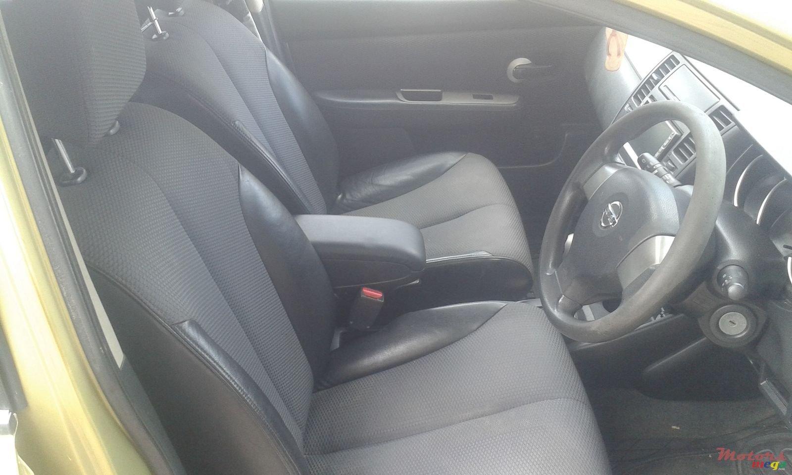 2005' Nissan Tiida photo #6