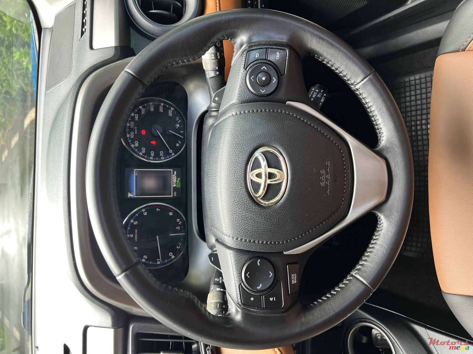 2016' Toyota RAV4 photo #5