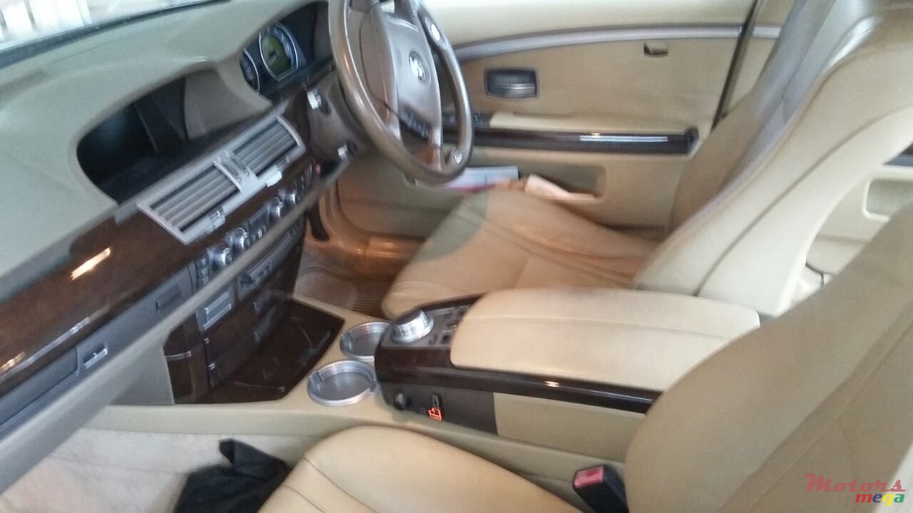 2007' BMW 7 Series photo #7
