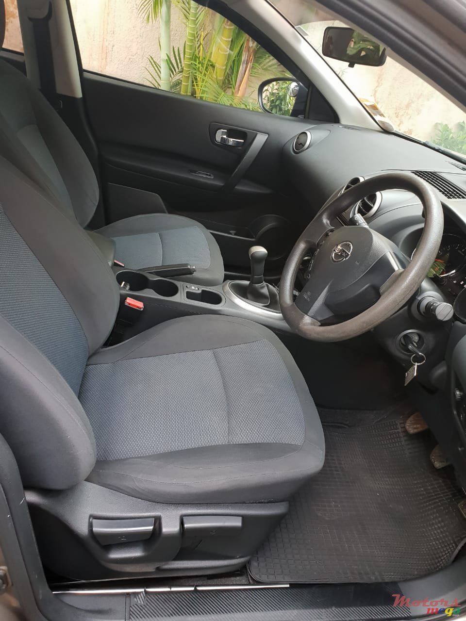 2013' Nissan Qashqai+2 photo #3