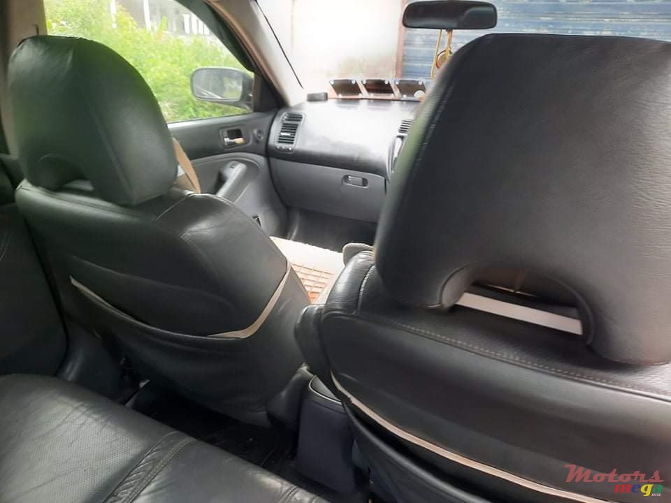 2004' Honda photo #1