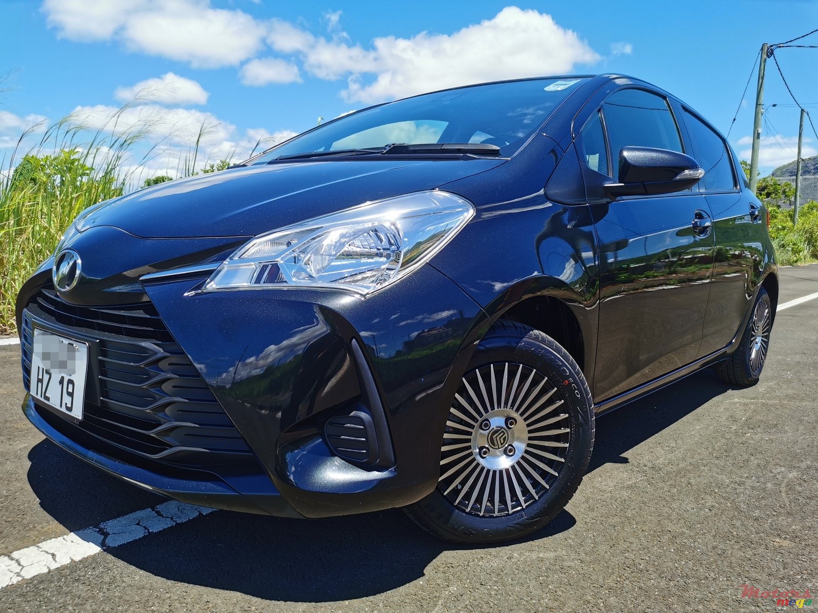 2019' Toyota Vitz photo #1