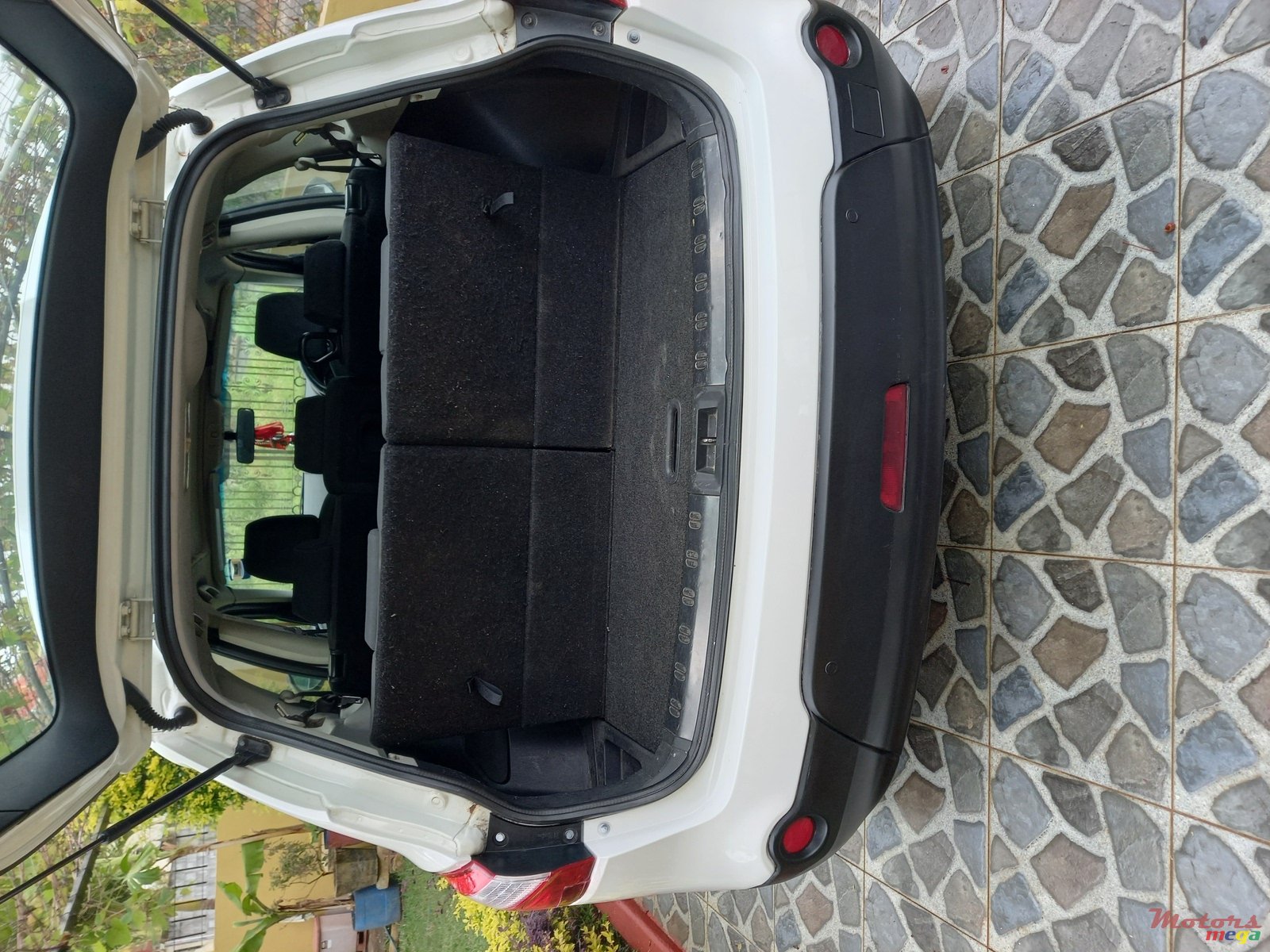 2012' Nissan Qashqai+2 photo #6