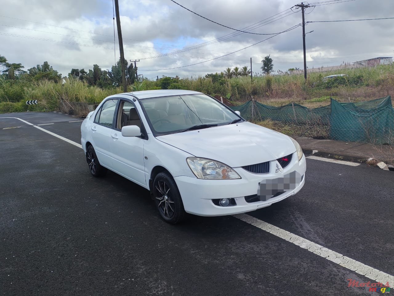 2005' Mitsubishi Lancer photo #1