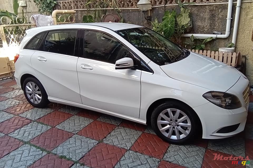 2016' Mercedes-Benz B 200 photo #7