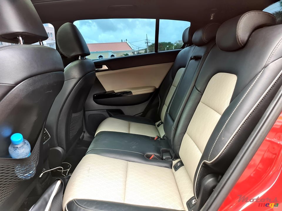 2019' Kia Sportage photo #6