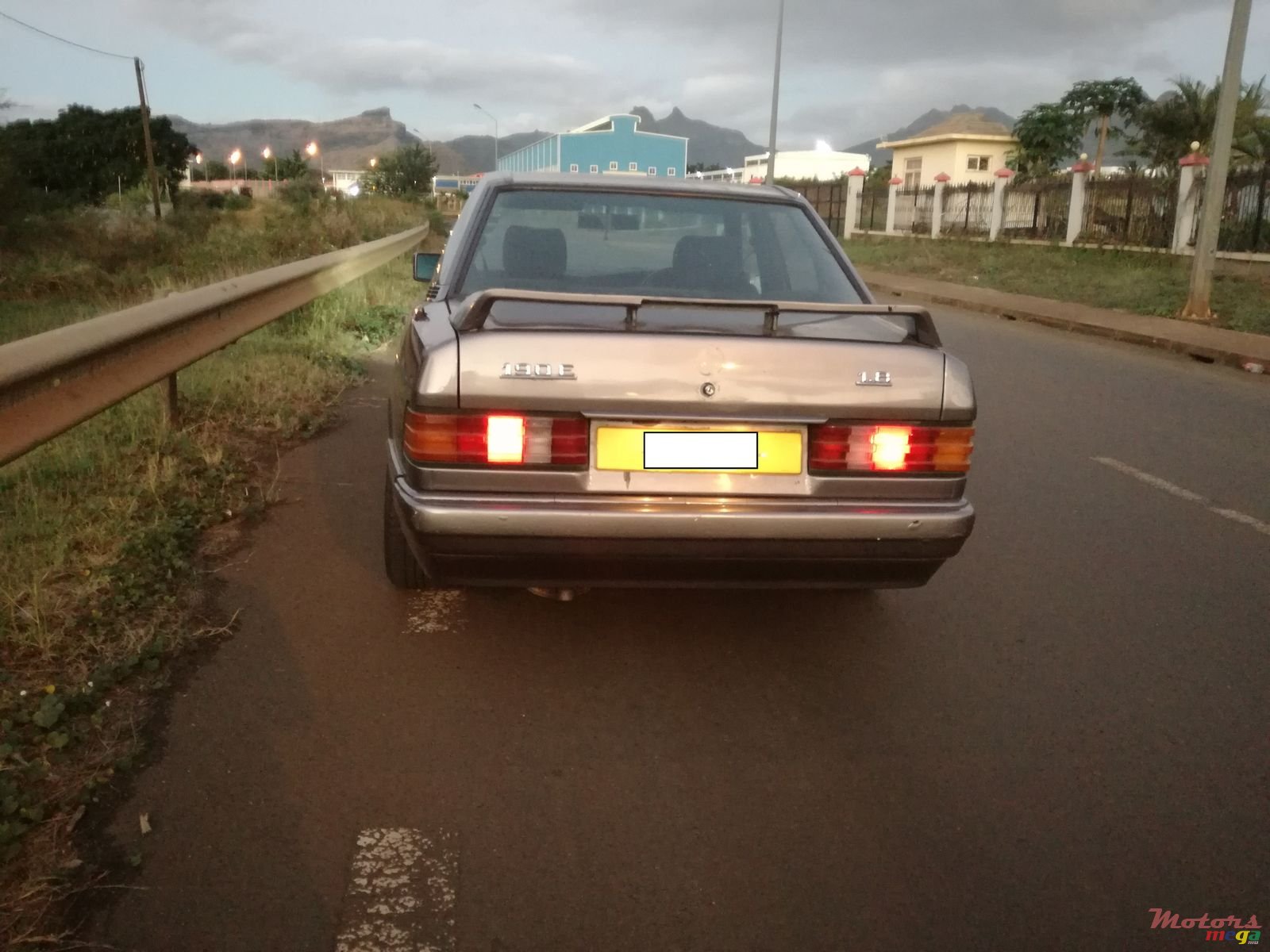 1992' Mercedes-Benz 190E Carburator + No AC photo #4