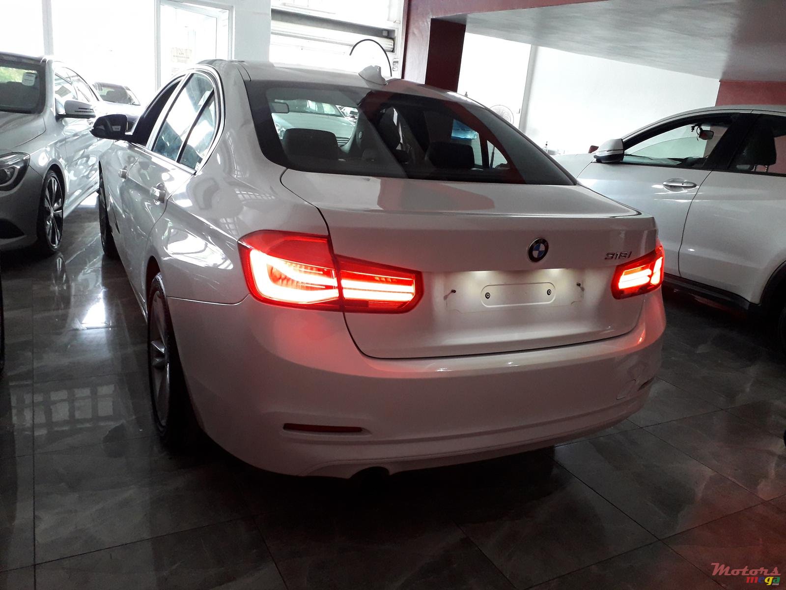 2017' BMW 3 Series photo #3