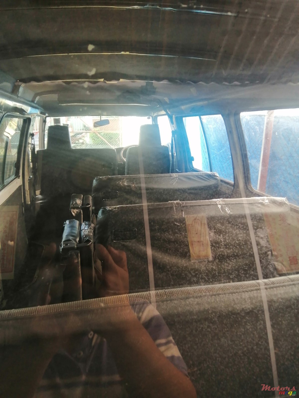 2004' Mitsubishi photo #2