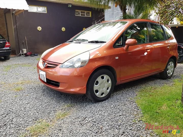 2006' Honda Fit photo #1