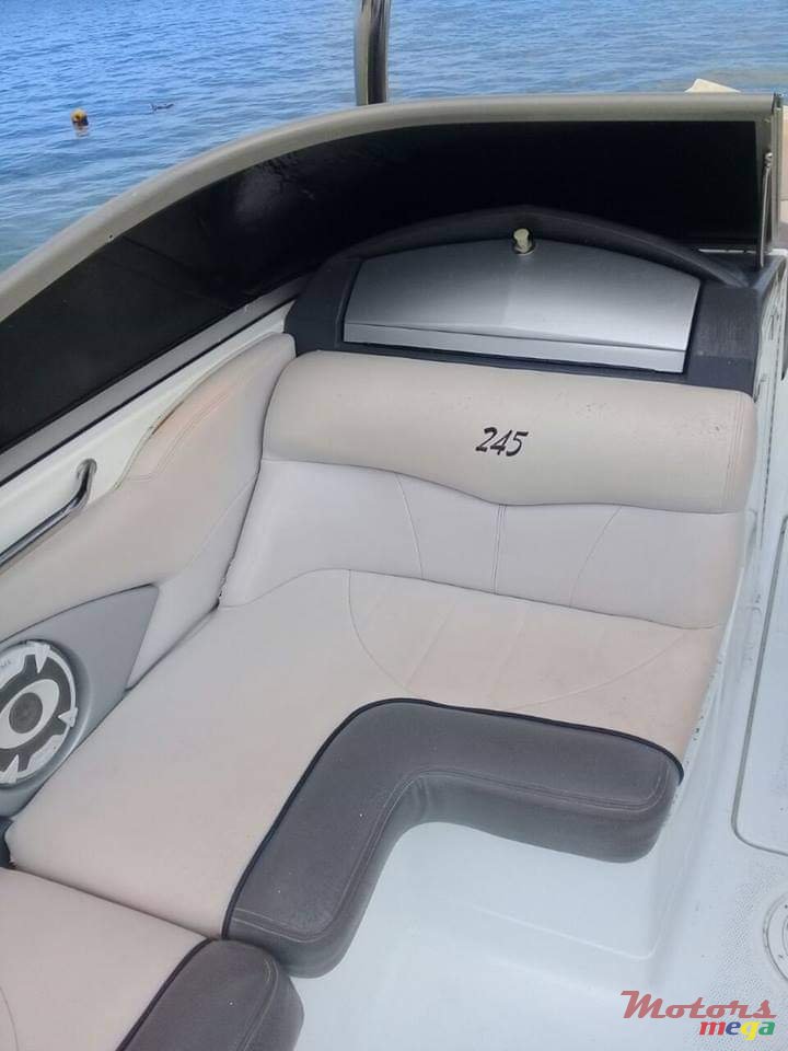 2010' MasterCraft With Outboard engine photo #4