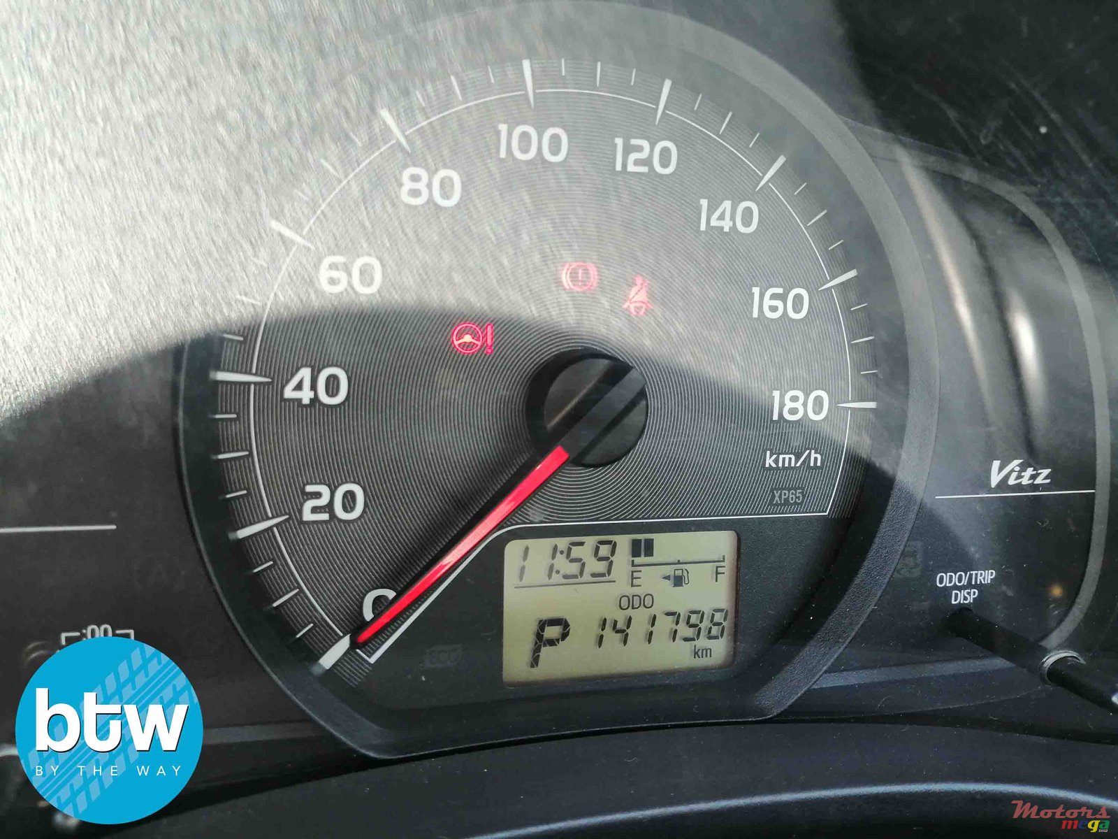 2011' Toyota Vitz Automatic photo #7