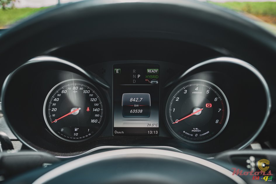 2016' Mercedes-Benz 300 photo #5