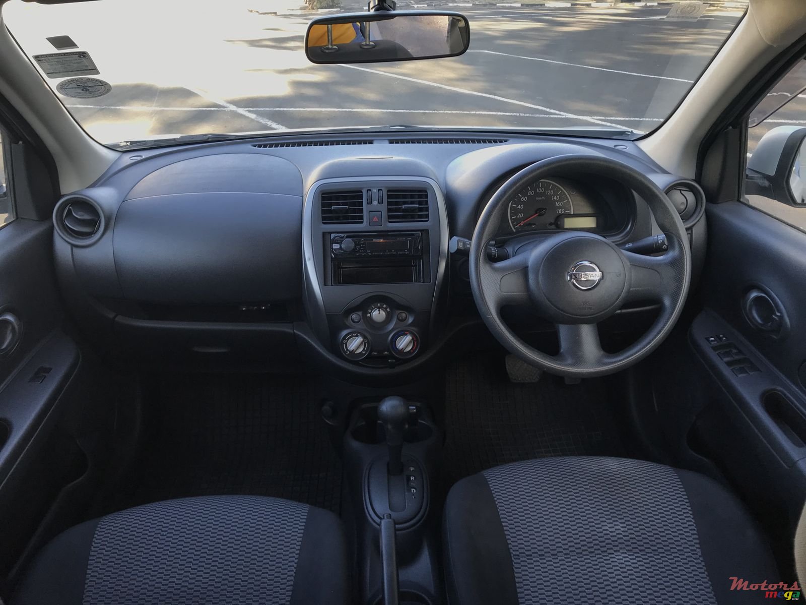 2014' Nissan March photo #6