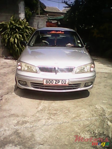 2002' Nissan Sunny photo #1
