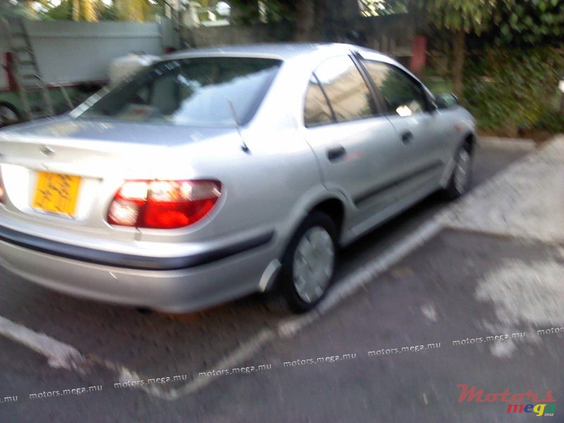 2001' Nissan N16 photo #1