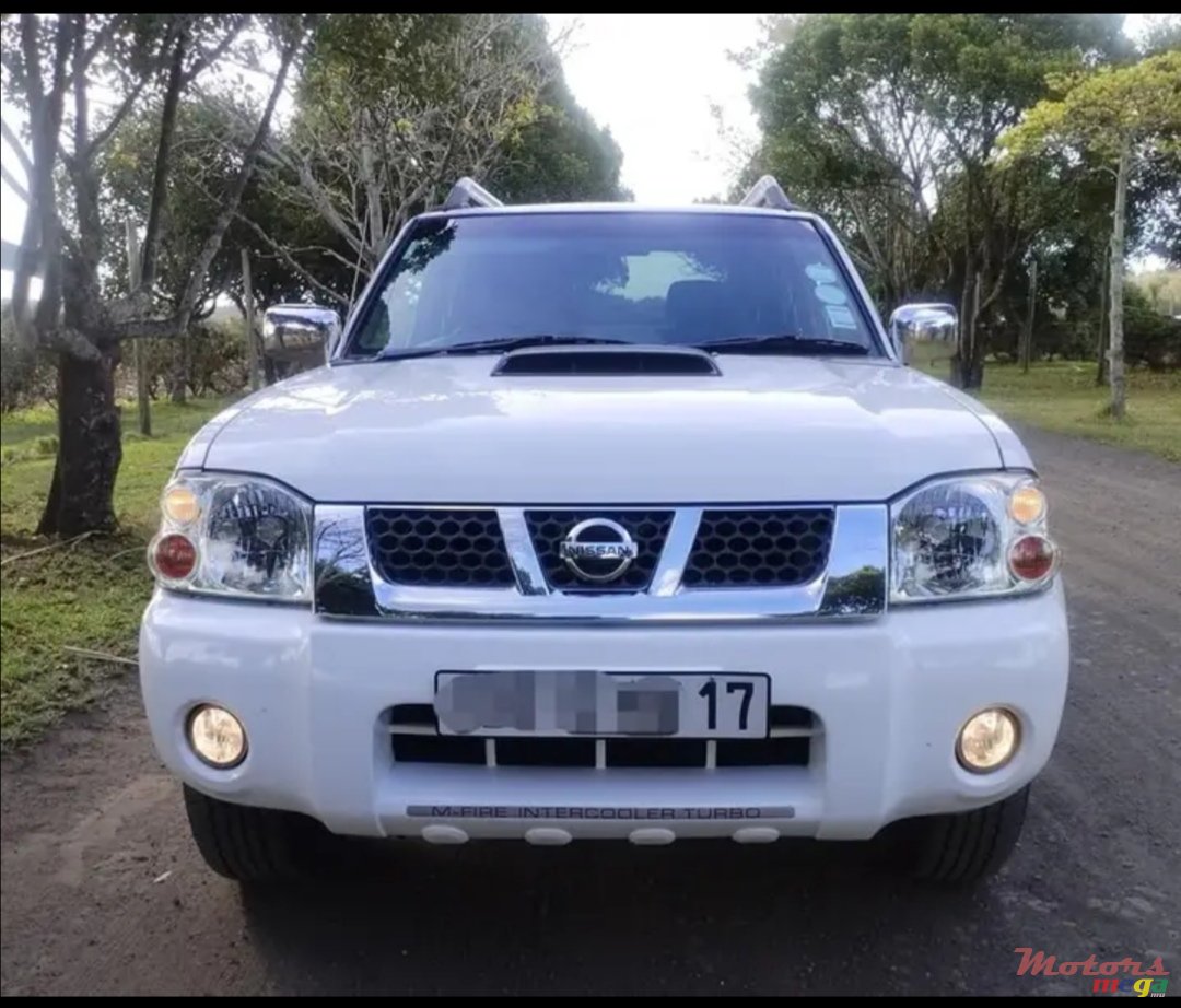 2017' Nissan NP300 photo #2