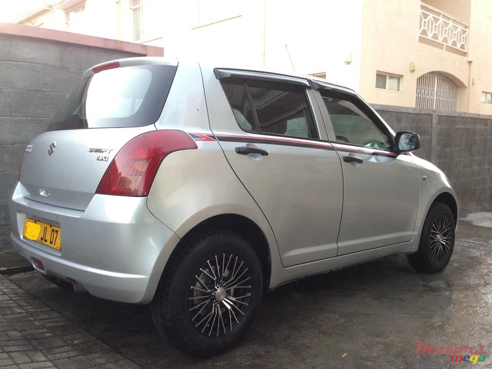 2007' Suzuki Swift photo #4
