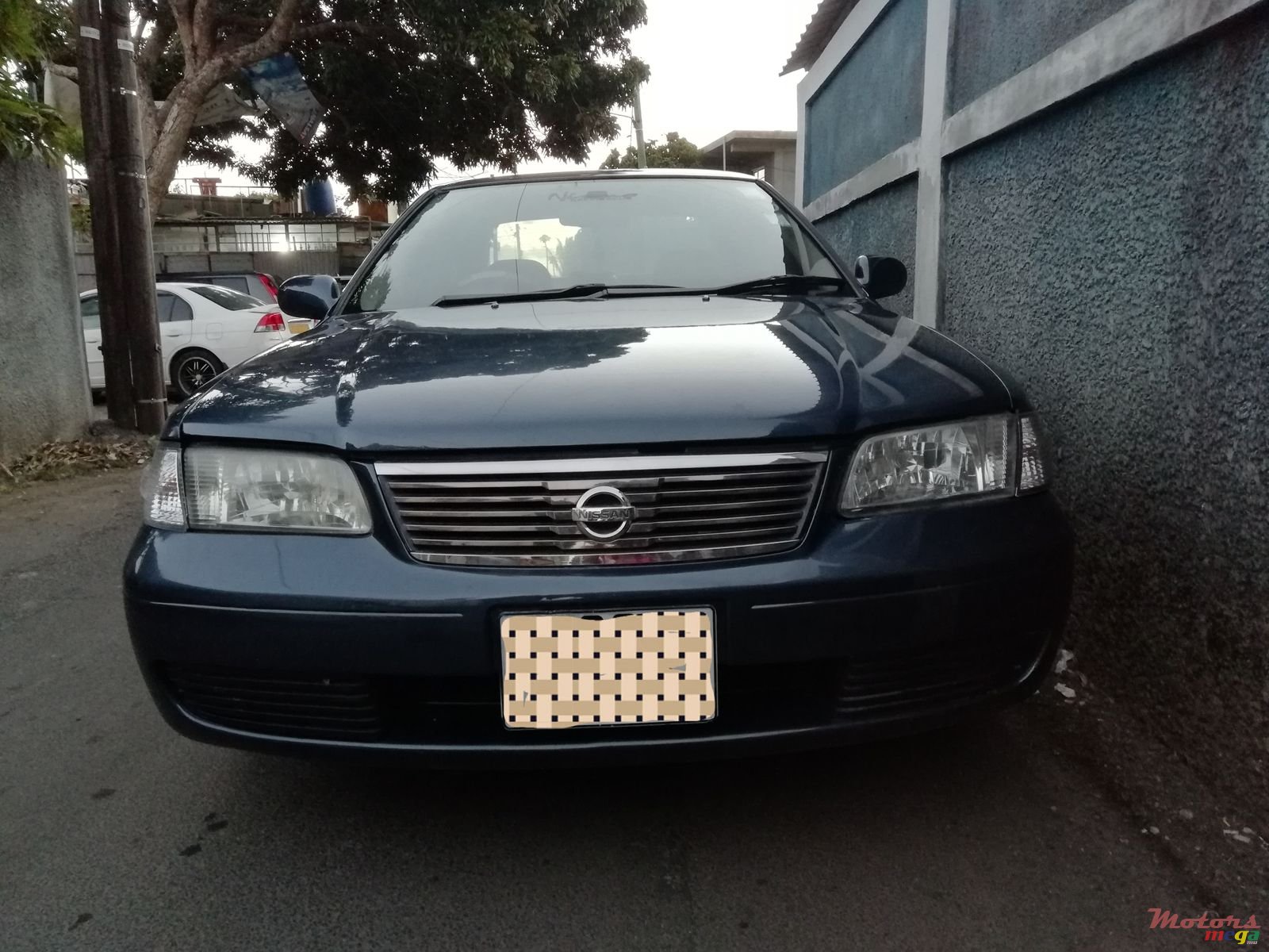 2000' Nissan Sunny photo #1