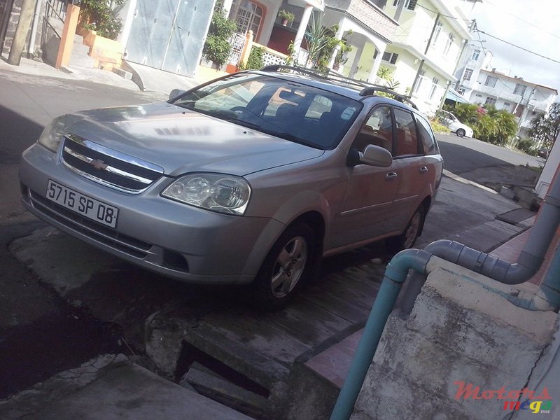 2008' Chevrolet hacthback photo #5