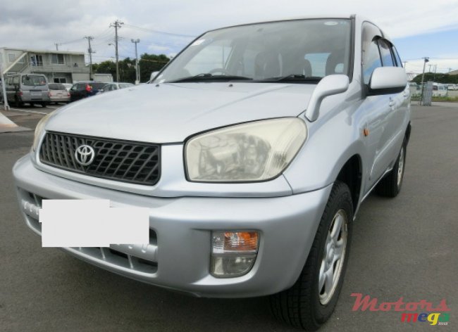 2002' Toyota RAV4 photo #1