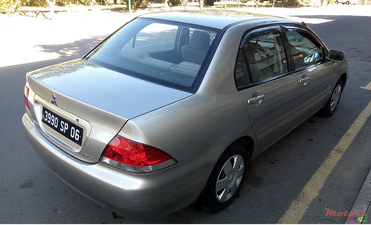 2006' Mitsubishi Lancer GLX photo #4