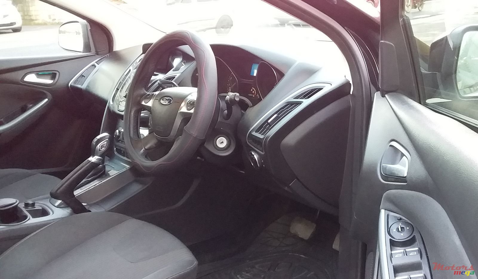 2013' Ford Focus photo #3