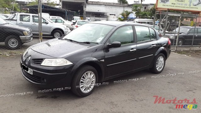 2008' Renault Megane photo #2