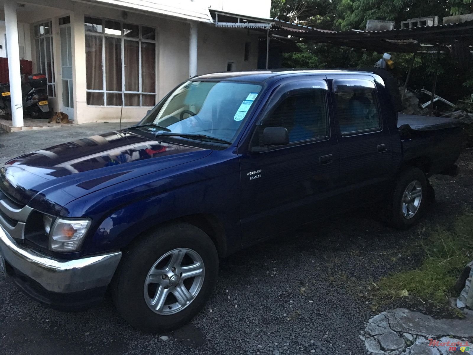 2004' Toyota photo #1