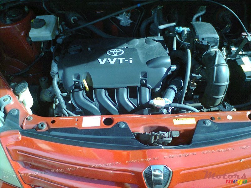 2004' Toyota photo #6