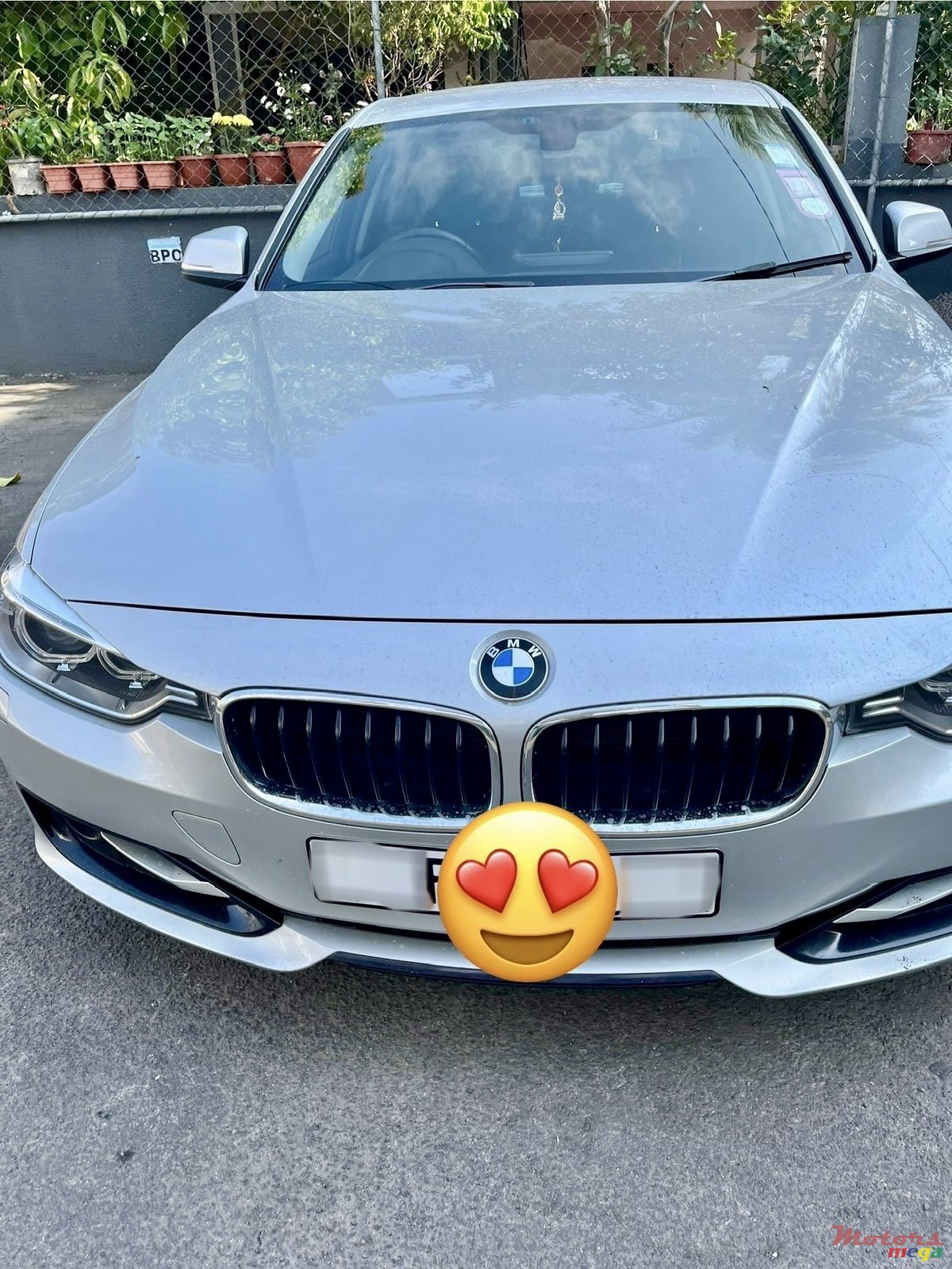 2012' BMW 320 photo #1