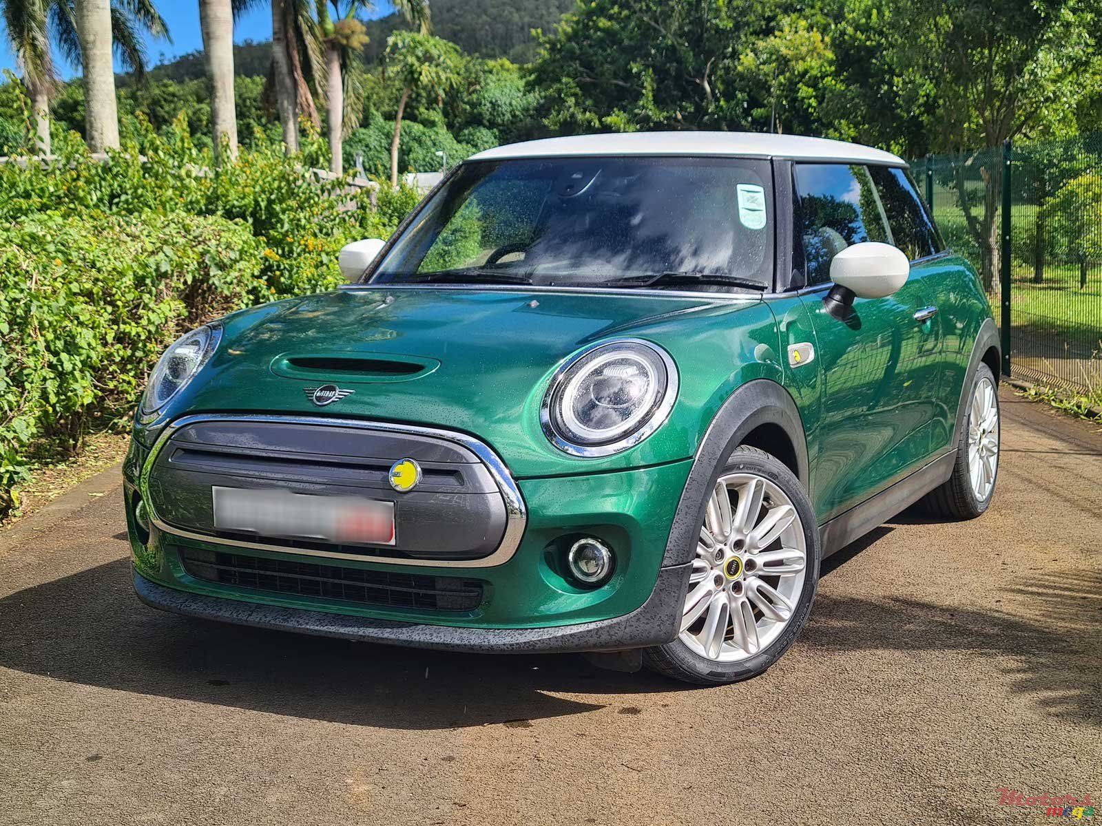 2020' MINI Cooper S SE Electric 135kW photo #2