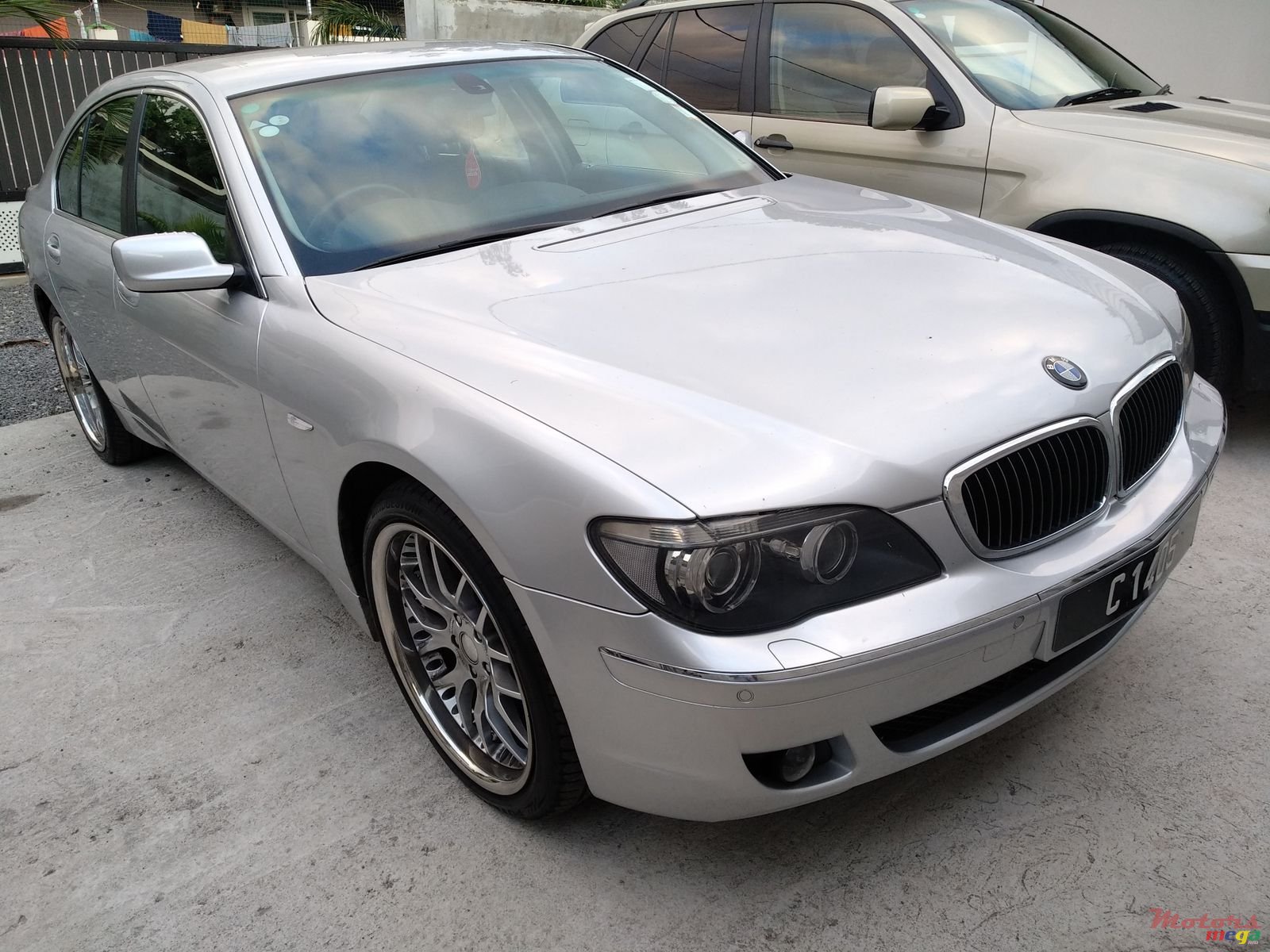 2002' BMW 740 photo #1