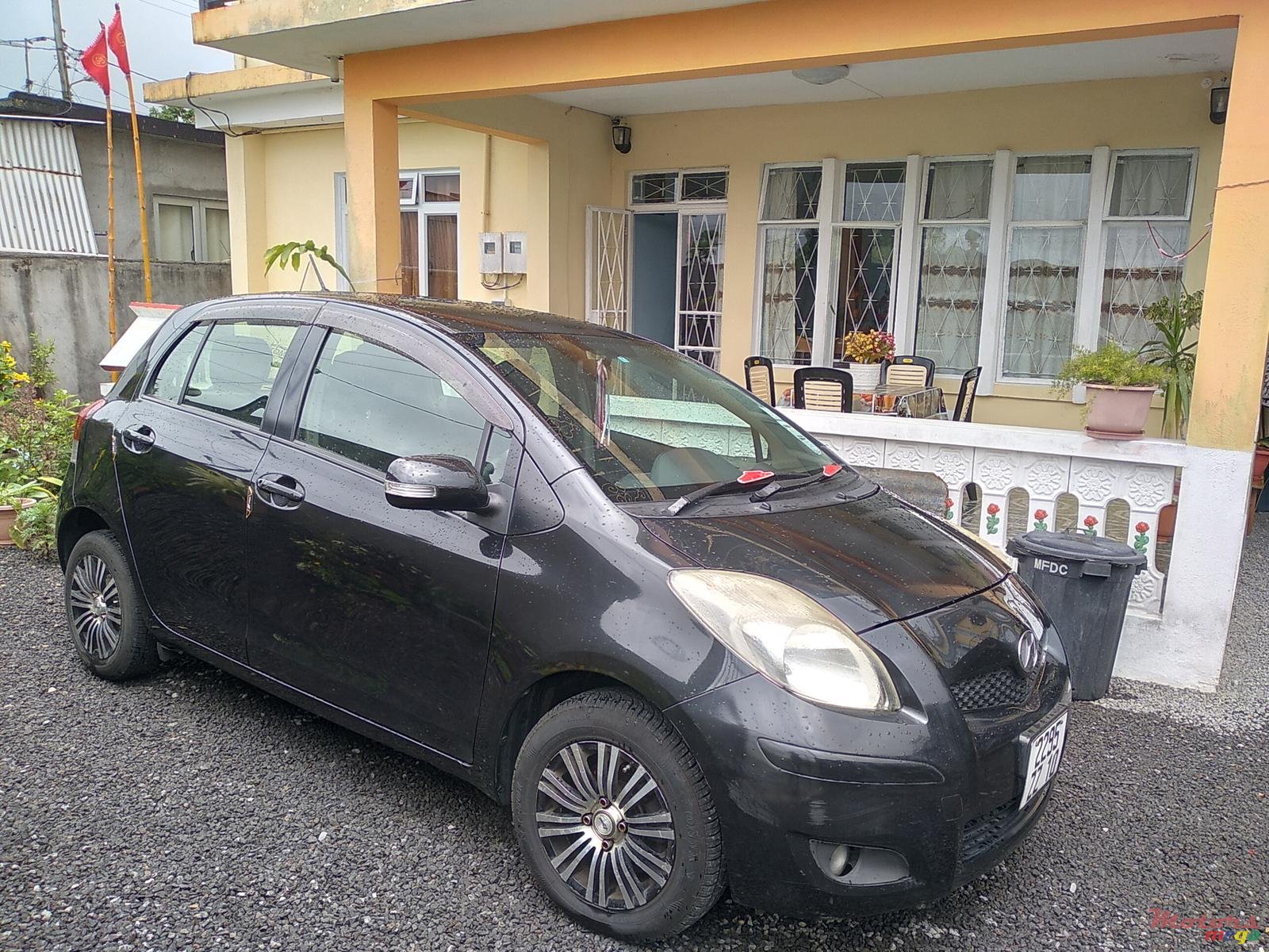 2010' Toyota Vitz photo #1