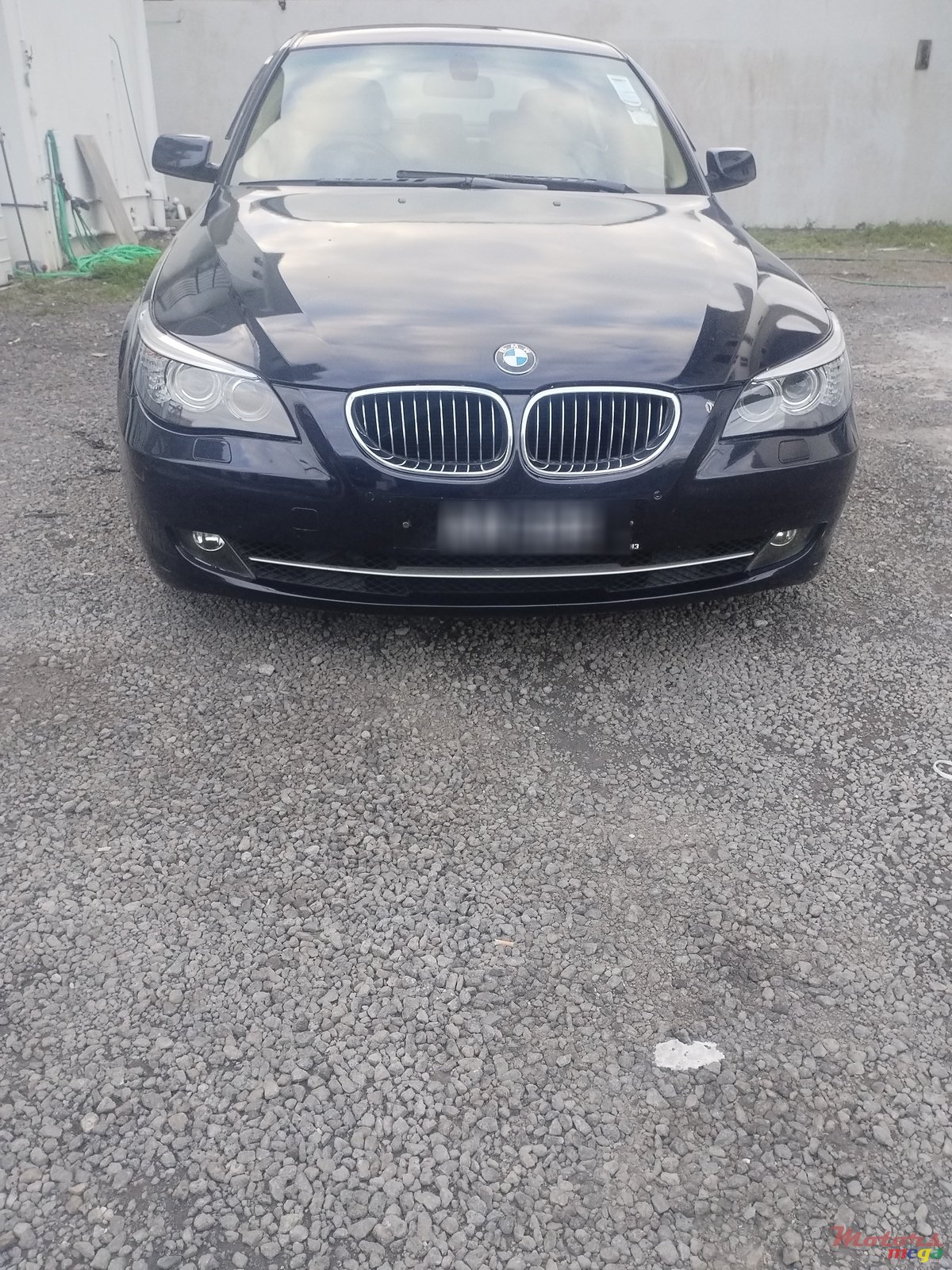2008' BMW 523 photo #1