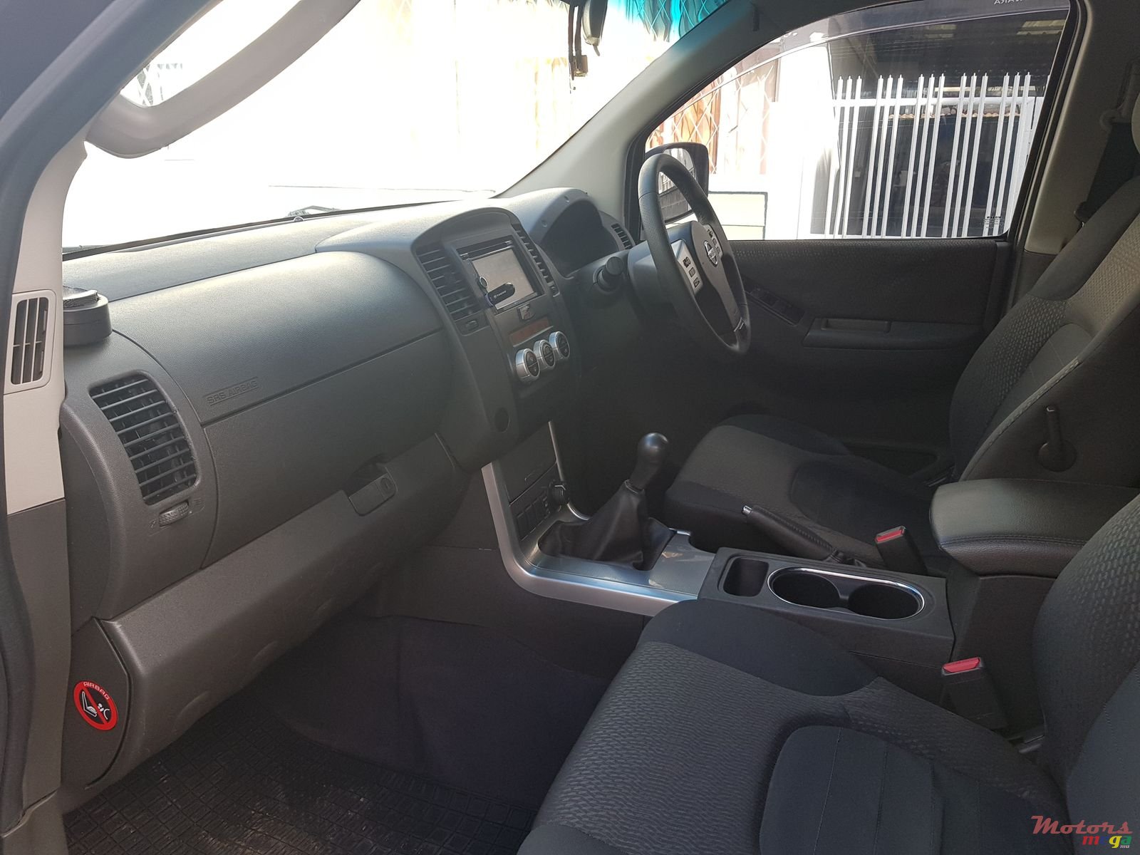 2010' Nissan Navara Navara 4x4 photo #4