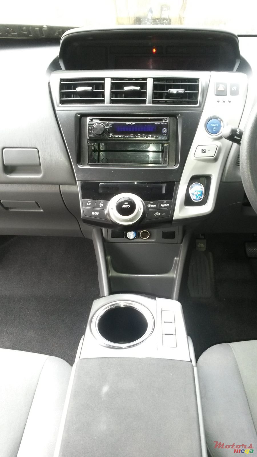 2013' Toyota Prius photo #6