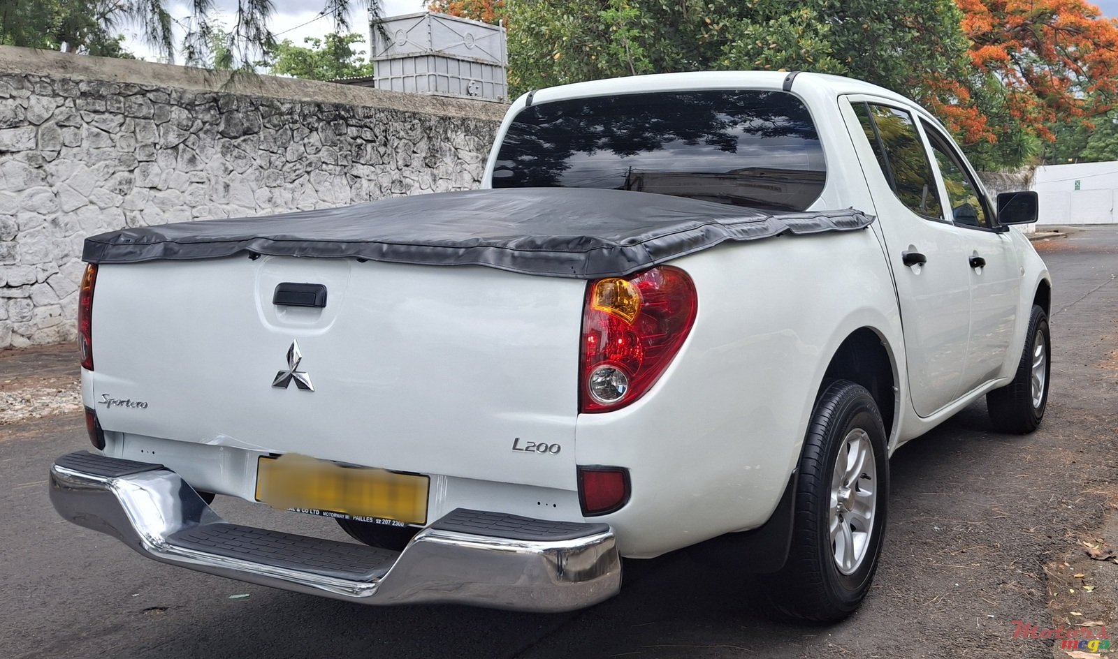 2011' Mitsubishi L200 photo #3