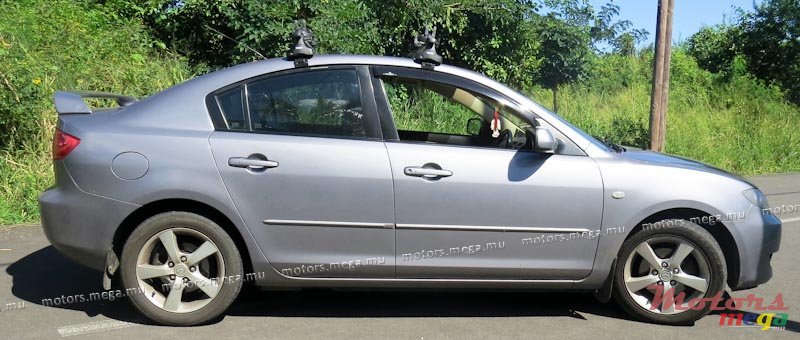 2004' Mazda 3 sedan photo #6